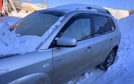 Hyundai Tucson III, 2006 год, 265 000 рублей, 2 фотография