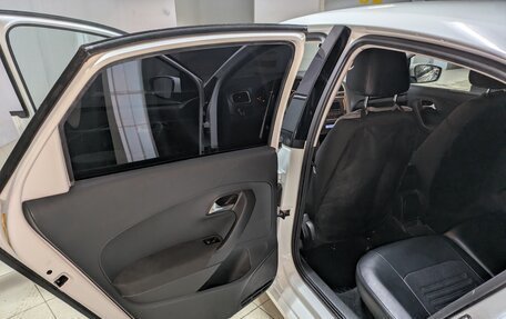 Volkswagen Polo VI (EU Market), 2017 год, 1 000 000 рублей, 25 фотография