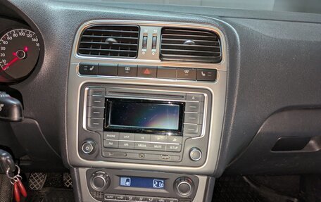 Volkswagen Polo VI (EU Market), 2017 год, 1 000 000 рублей, 34 фотография