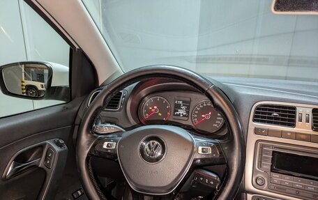 Volkswagen Polo VI (EU Market), 2017 год, 1 000 000 рублей, 35 фотография