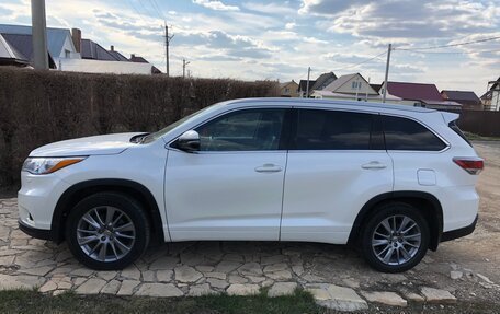 Toyota Highlander III, 2014 год, 2 820 000 рублей, 3 фотография