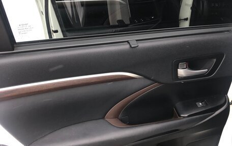 Toyota Highlander III, 2014 год, 2 820 000 рублей, 21 фотография