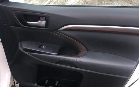 Toyota Highlander III, 2014 год, 2 820 000 рублей, 20 фотография