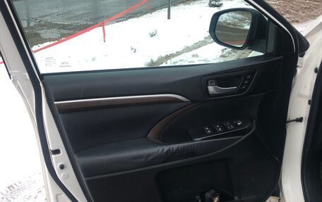 Toyota Highlander III, 2014 год, 2 820 000 рублей, 22 фотография