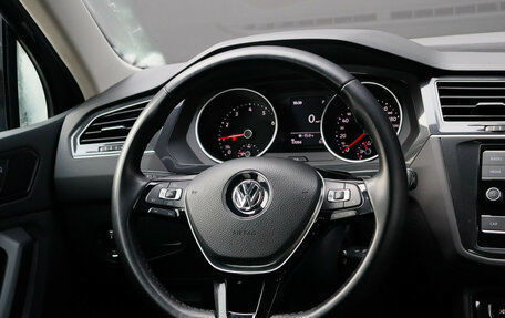 Volkswagen Tiguan II, 2017 год, 2 630 000 рублей, 12 фотография