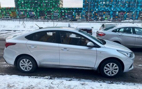 Hyundai Solaris II рестайлинг, 2017 год, 950 000 рублей, 4 фотография