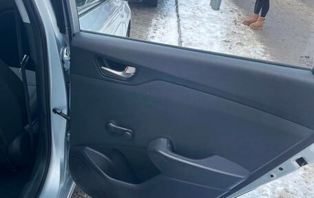 Hyundai Solaris II рестайлинг, 2017 год, 950 000 рублей, 8 фотография