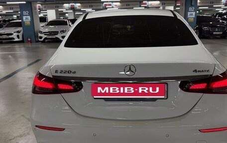 Mercedes-Benz E-Класс, 2022 год, 6 750 000 рублей, 6 фотография