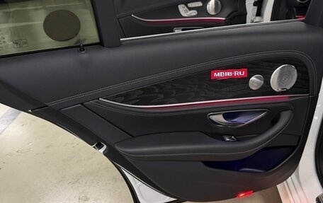 Mercedes-Benz E-Класс, 2022 год, 6 750 000 рублей, 8 фотография