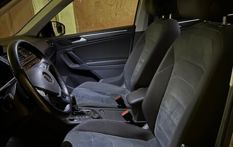 Volkswagen Tiguan II, 2018 год, 2 850 000 рублей, 10 фотография