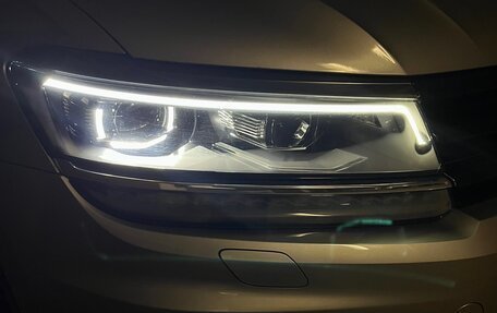 Volkswagen Tiguan II, 2018 год, 2 850 000 рублей, 6 фотография