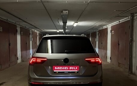 Volkswagen Tiguan II, 2018 год, 2 850 000 рублей, 3 фотография