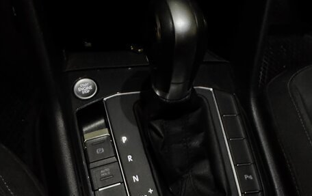 Volkswagen Tiguan II, 2018 год, 2 850 000 рублей, 13 фотография