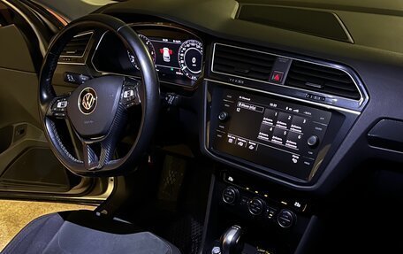 Volkswagen Tiguan II, 2018 год, 2 850 000 рублей, 14 фотография