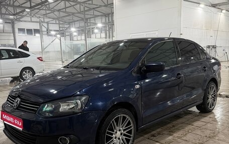 Volkswagen Polo VI (EU Market), 2013 год, 955 000 рублей, 1 фотография