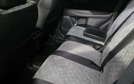 Mitsubishi Outlander III рестайлинг 3, 2021 год, 2 350 000 рублей, 11 фотография