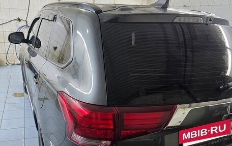 Mitsubishi Outlander III рестайлинг 3, 2021 год, 2 350 000 рублей, 6 фотография