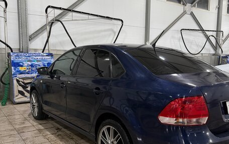 Volkswagen Polo VI (EU Market), 2013 год, 955 000 рублей, 2 фотография