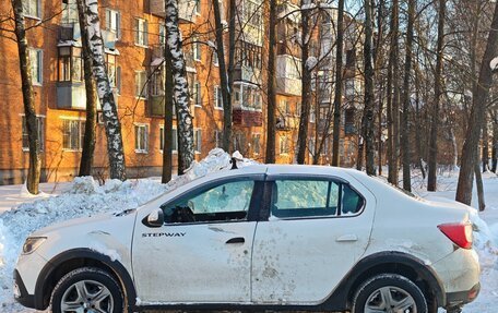 Renault Logan II, 2021 год, 1 000 000 рублей, 1 фотография