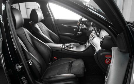 Mercedes-Benz E-Класс, 2019 год, 3 975 000 рублей, 8 фотография