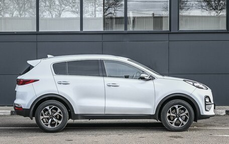 KIA Sportage IV рестайлинг, 2019 год, 2 299 000 рублей, 5 фотография