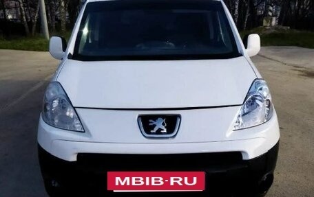 Peugeot Partner II рестайлинг 2, 2011 год, 550 000 рублей, 3 фотография