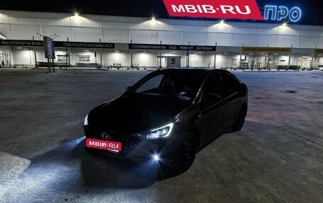 Hyundai Solaris II рестайлинг, 2021 год, 1 750 000 рублей, 2 фотография