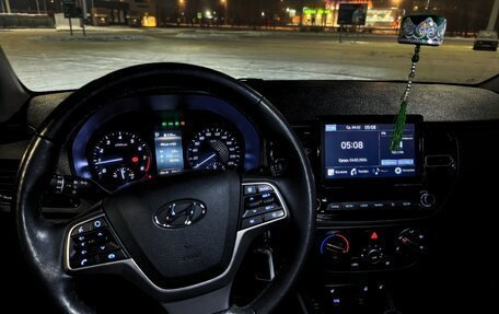 Hyundai Solaris II рестайлинг, 2021 год, 1 750 000 рублей, 15 фотография