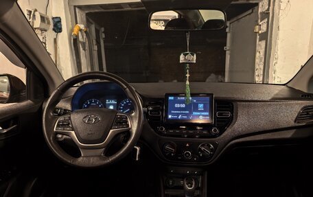 Hyundai Solaris II рестайлинг, 2021 год, 1 750 000 рублей, 17 фотография