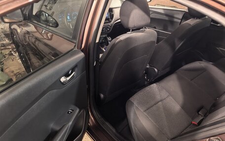 Hyundai Solaris II рестайлинг, 2021 год, 1 750 000 рублей, 22 фотография