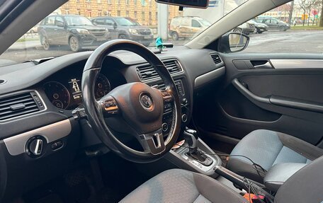 Volkswagen Jetta VI, 2013 год, 1 150 000 рублей, 2 фотография