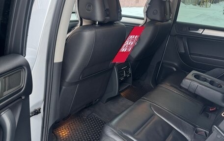 Volkswagen Touareg III, 2011 год, 2 000 000 рублей, 11 фотография