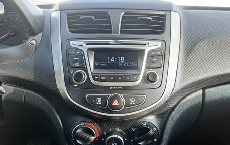 Hyundai Solaris II рестайлинг, 2015 год, 1 119 000 рублей, 15 фотография