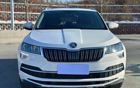 Skoda Karoq I, 2022 год, 2 190 911 рублей, 2 фотография