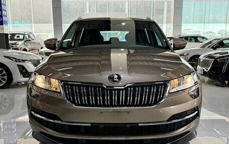 Skoda Karoq I, 2022 год, 2 290 911 рублей, 2 фотография