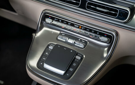 Mercedes-Benz V-Класс, 2024 год, 13 000 000 рублей, 22 фотография