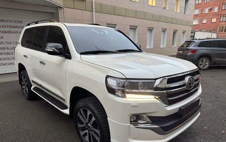 Toyota Land Cruiser 200, 2018 год, 7 500 000 рублей, 1 фотография