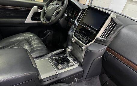 Toyota Land Cruiser 200, 2018 год, 7 500 000 рублей, 28 фотография