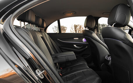 Mercedes-Benz E-Класс, 2021 год, 3 820 000 рублей, 5 фотография