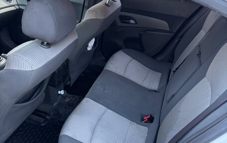 Chevrolet Cruze II, 2010 год, 650 000 рублей, 7 фотография