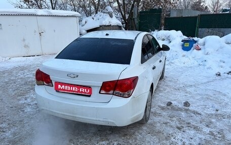 Chevrolet Cruze II, 2010 год, 650 000 рублей, 2 фотография