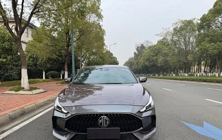 MG 5, 2022 год, 910 005 рублей, 2 фотография