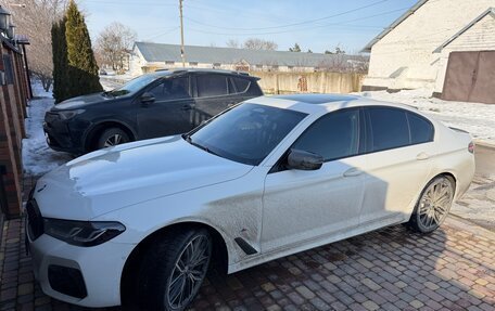 BMW 5 серия, 2021 год, 5 950 000 рублей, 2 фотография