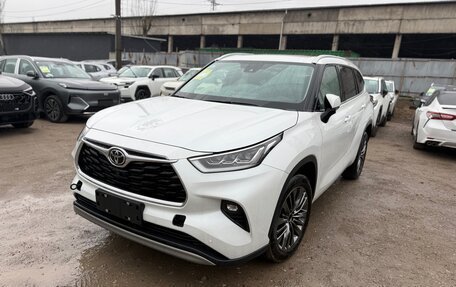 Toyota Highlander, 2025 год, 6 000 000 рублей, 3 фотография