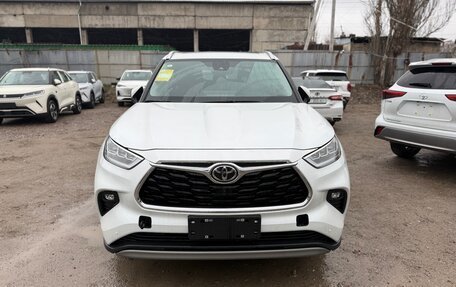 Toyota Highlander, 2025 год, 6 000 000 рублей, 2 фотография