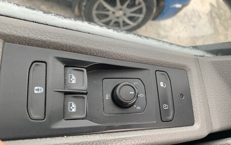 Volkswagen Caravelle T6 рестайлинг, 2020 год, 3 100 000 рублей, 7 фотография