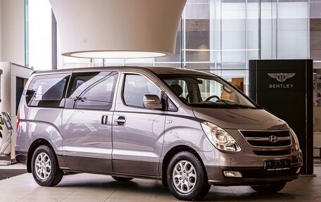 Hyundai Grand Starex Grand Starex I рестайлинг 2, 2011 год, 1 795 000 рублей, 3 фотография