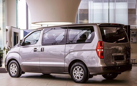 Hyundai Grand Starex Grand Starex I рестайлинг 2, 2011 год, 1 795 000 рублей, 4 фотография