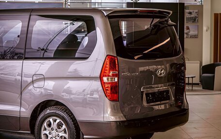 Hyundai Grand Starex Grand Starex I рестайлинг 2, 2011 год, 1 795 000 рублей, 10 фотография