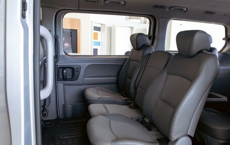 Hyundai Grand Starex Grand Starex I рестайлинг 2, 2011 год, 1 795 000 рублей, 16 фотография